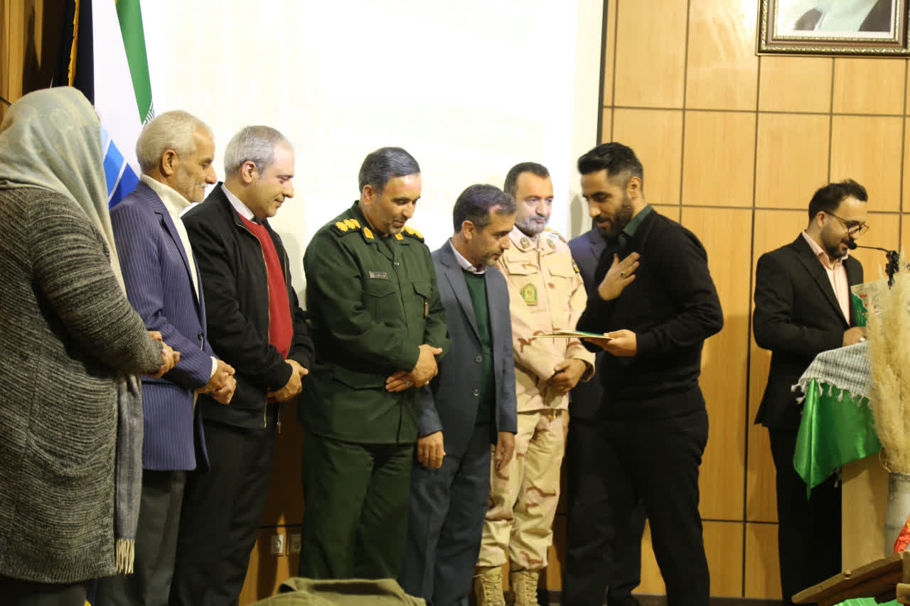 برگزیدگان جشنوارههای شعر و داستان کوتاه دفاع مقدس خراسان شمالی معرفی شدند