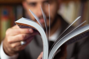 صاحبان جریان‌های اصیل نشر را بشناسیم