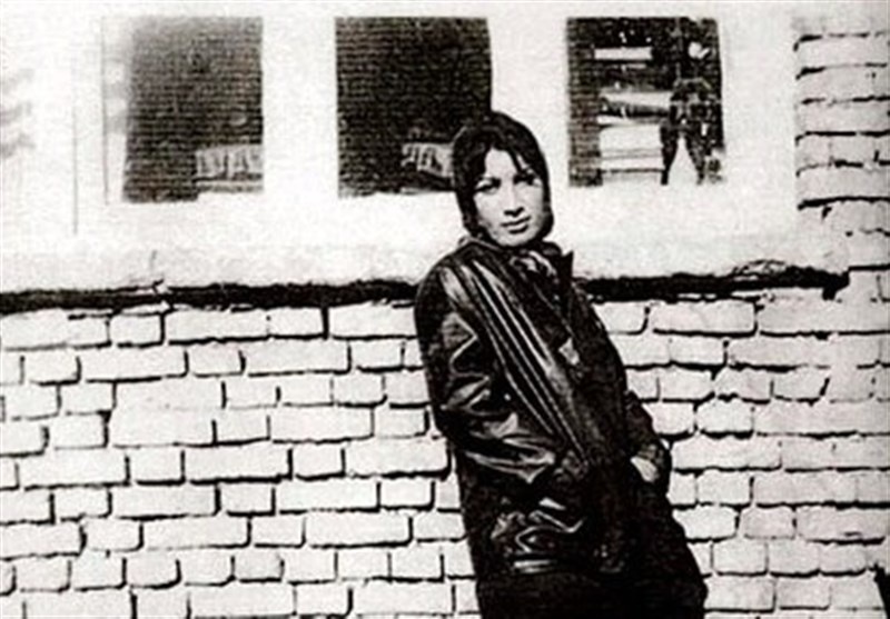 باید به فروغ نگاهی فراتر از اسطوره داشت