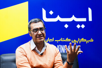 در داوری جایزه ادبی، ادبیات باید مهم‌ترین شاخص باشد