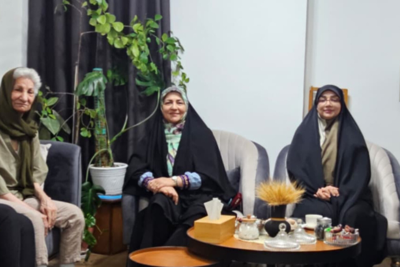 مدیرکل ارشلد هرمزگان با نویسنده و پژوهشگر پیشکسوت بندرعباس دیدار کرد