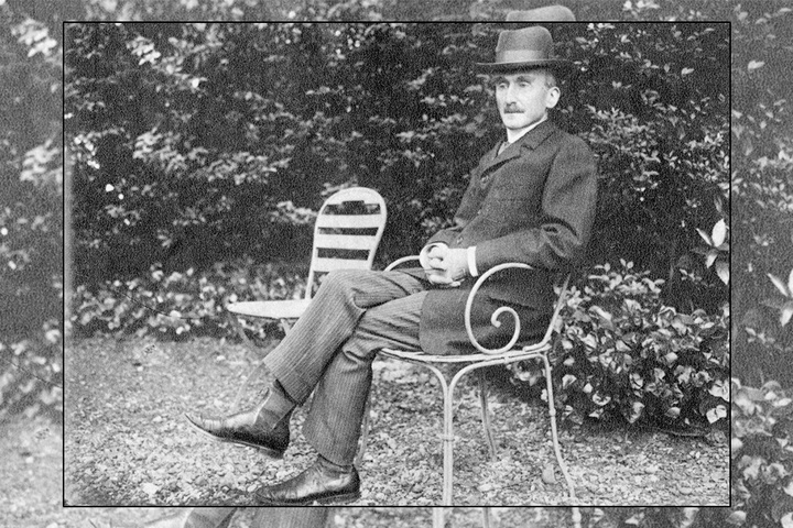 فیلسوفِ مؤسس