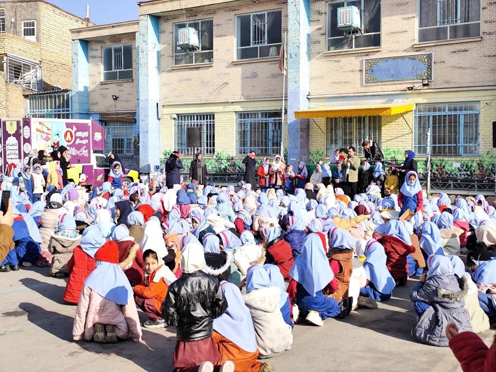 نشست مطالعاتی کتاب در بردسکن/ جشن کتاب در مدارس جوین و گناباد