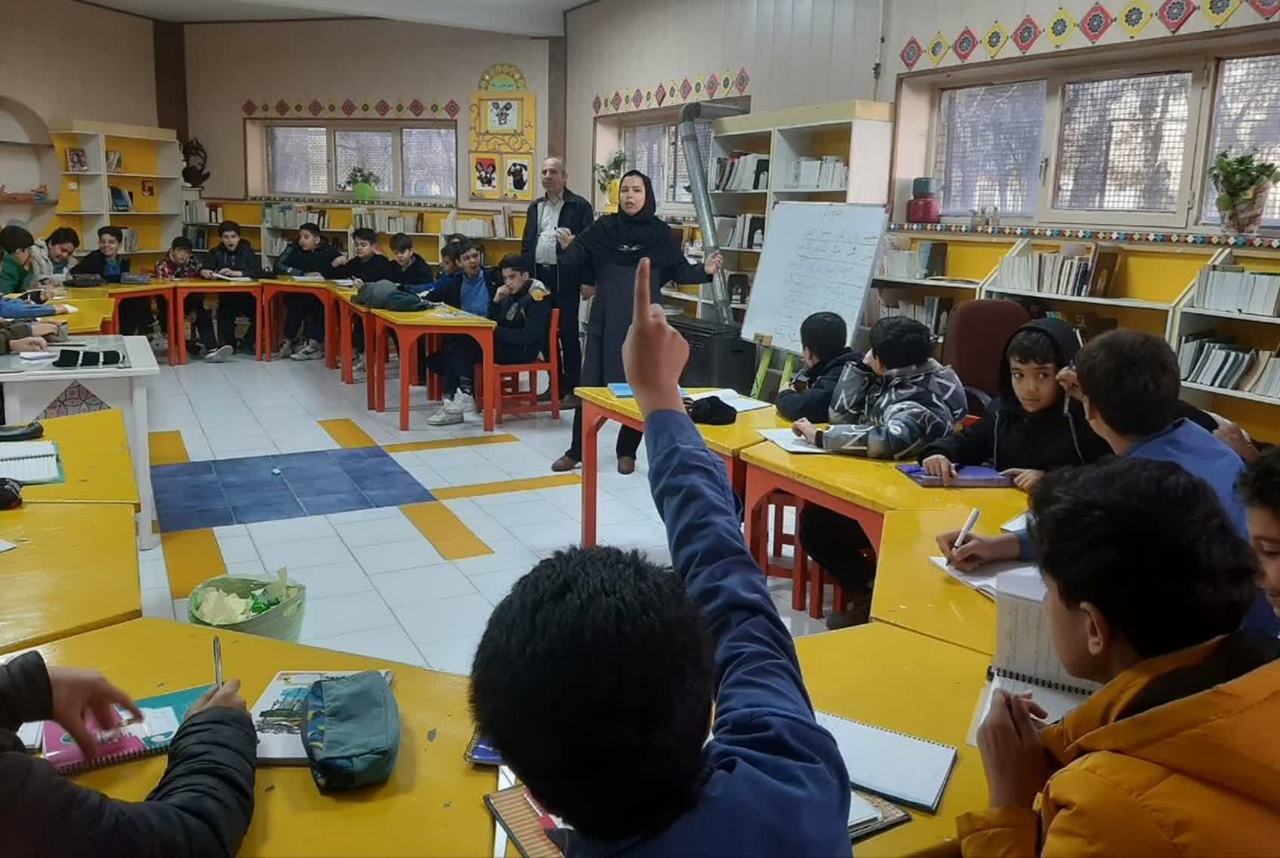 کارگاه طنزنویسی و طرح ادبی «نوخوان»؛ تقویت مهارت روانخوانی در اراک برگزار شد