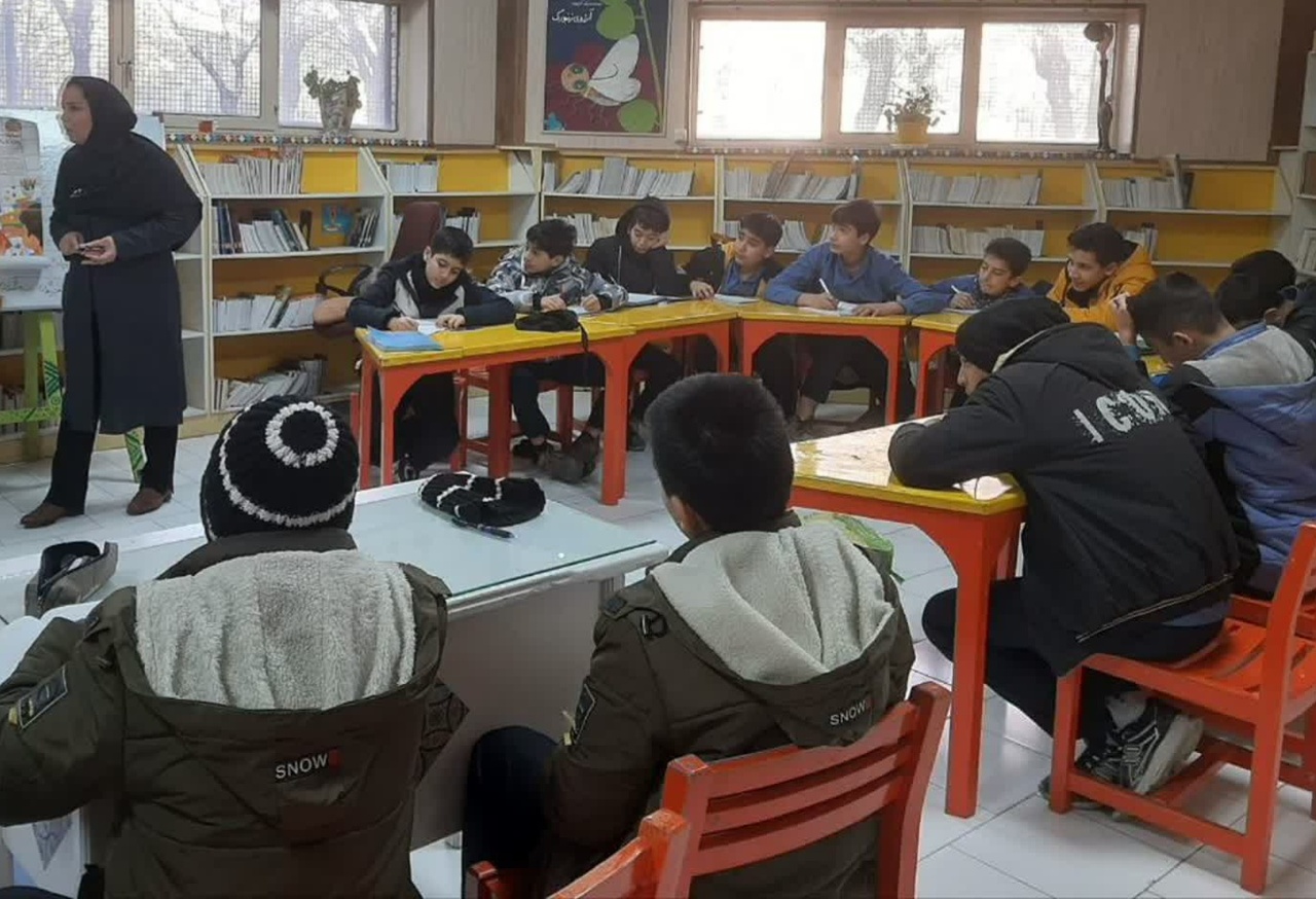 کارگاه طنزنویسی و طرح ادبی  «نوخوان»؛ تقویت مهارت‌ روان‌خوانی در اراک برگزار شد