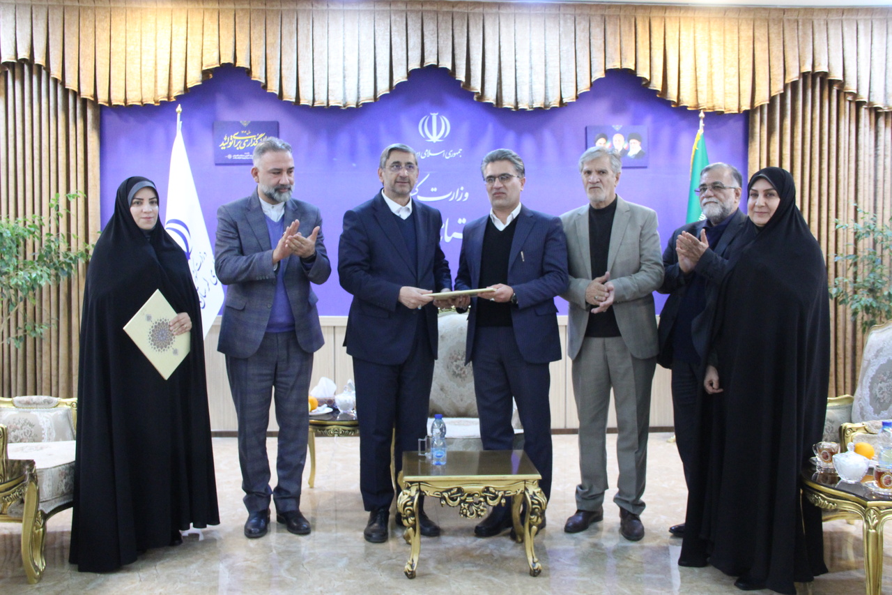 توجه به سرمایه اجتماعی و فرهنگ و هنر پیوست برنامه راهبردی لرستان