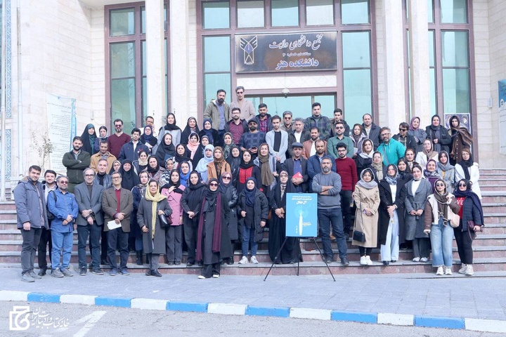 نورافشانی برای زیست حرفه‌ای یک داستان‌نویس