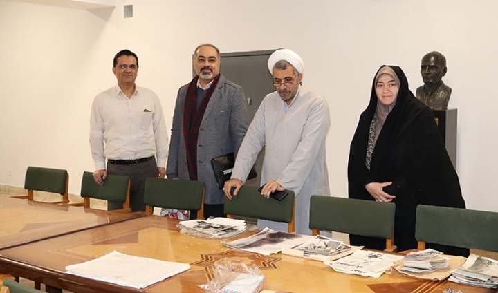 یک نسخه قرآن نفیس به کتابخانه مرکزی دانشگاه تهران اهدا شد