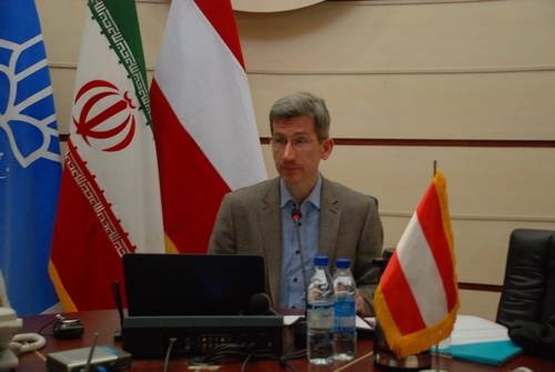 بازاندیشی ایران‌شناسی در قلب اروپا