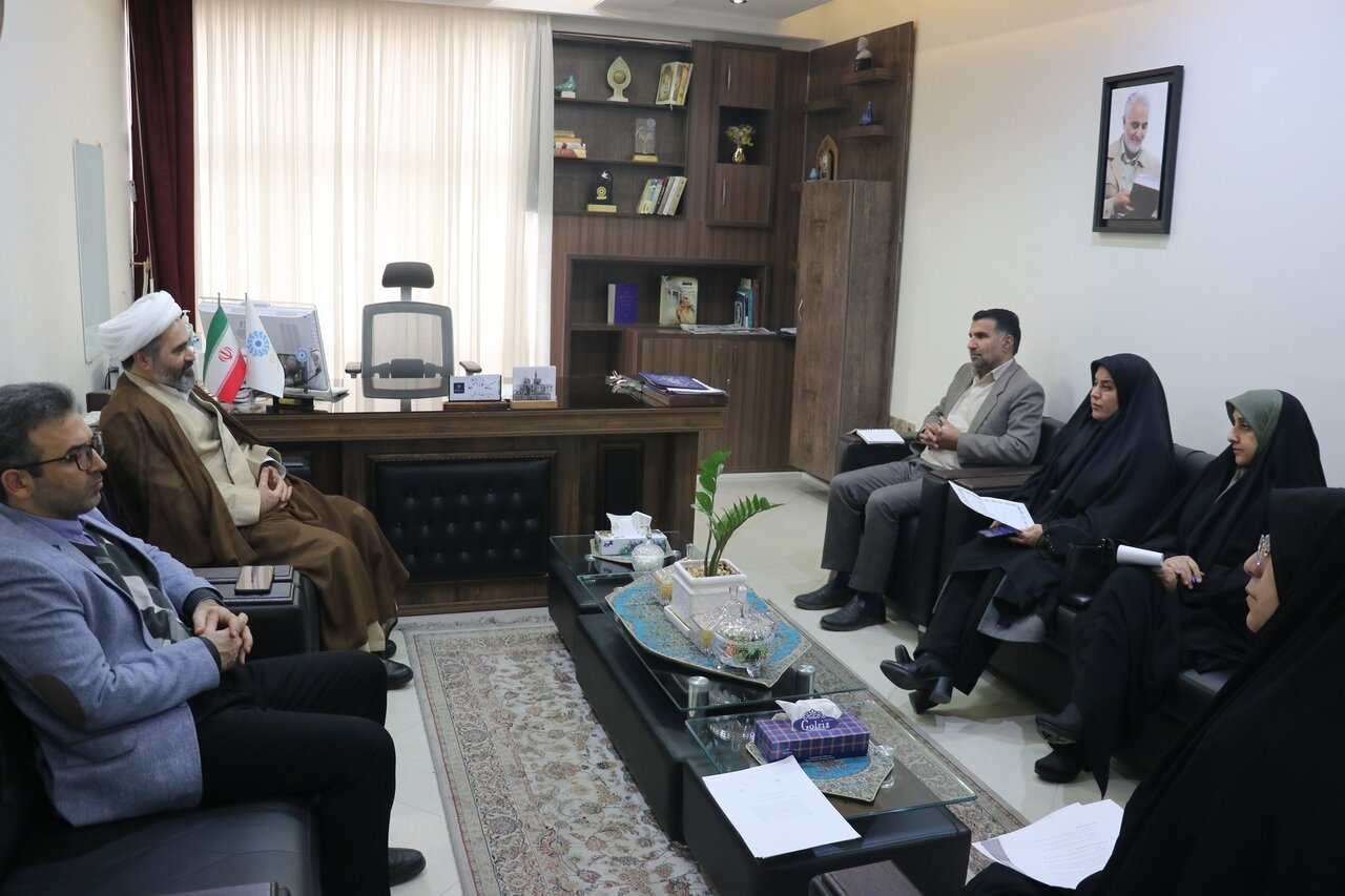 بازدید سرکنسول ترکیه از آرامگاه خیام و عطار/ راه‌اندازی کتابخانه عمومی روستای قنبرآباد