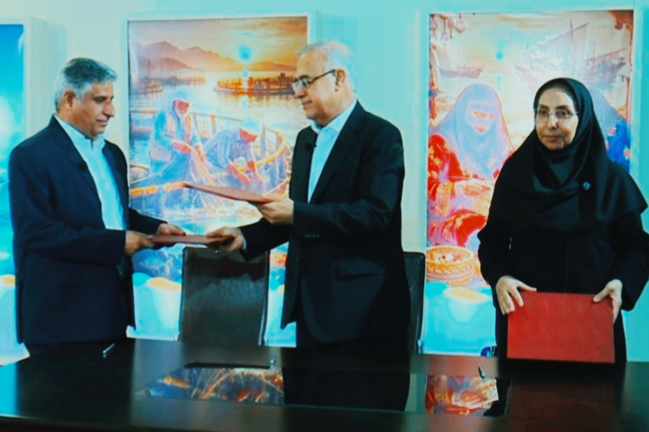 تفاهم‌نامه ایجاد شناور کتابخانه سیار میان جزیره‌ای در بندرعباس امضا شد