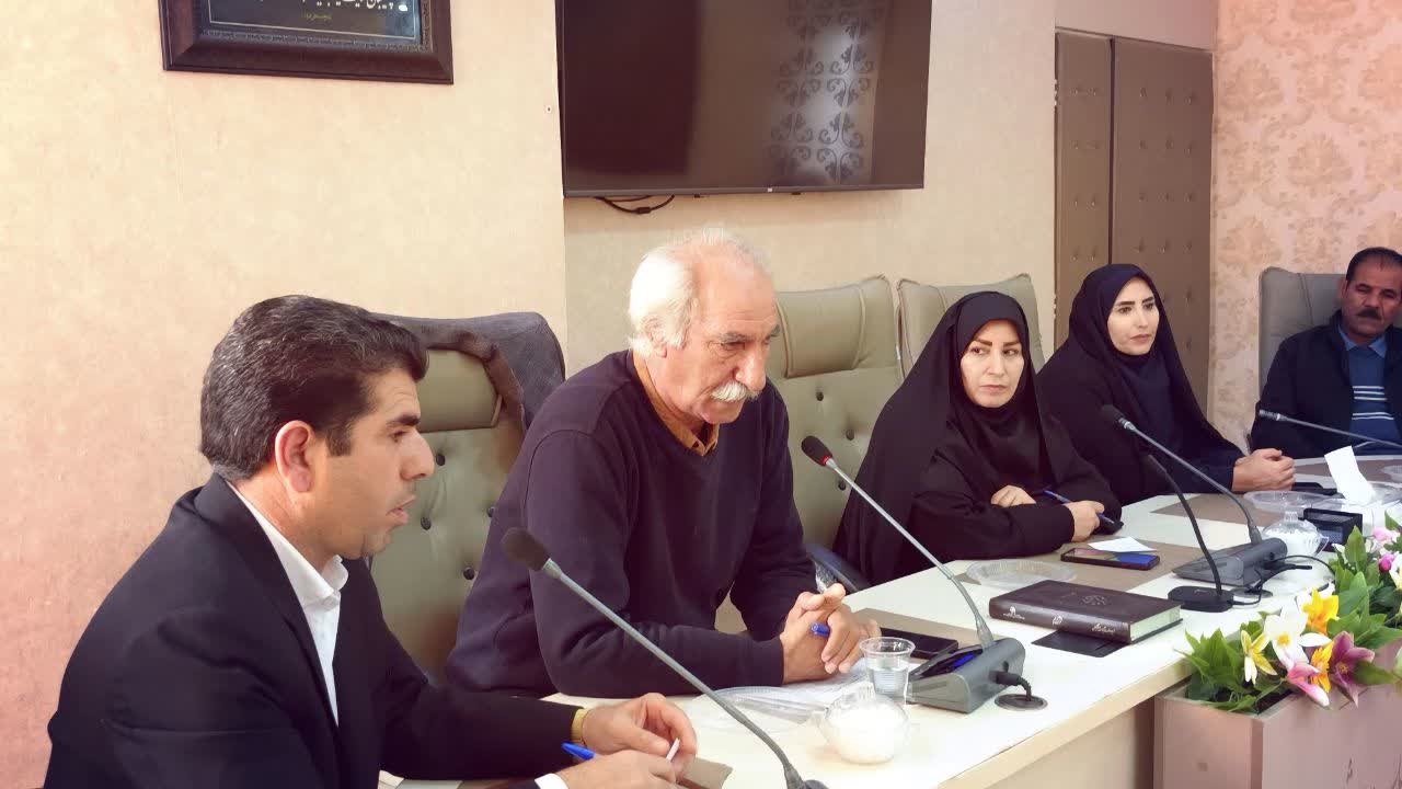 برگزاری محفل شعر «فجر انقلاب» در لرستان / حمایت از چاپ آثار شاعران اولویت انجمن شعر آیینی