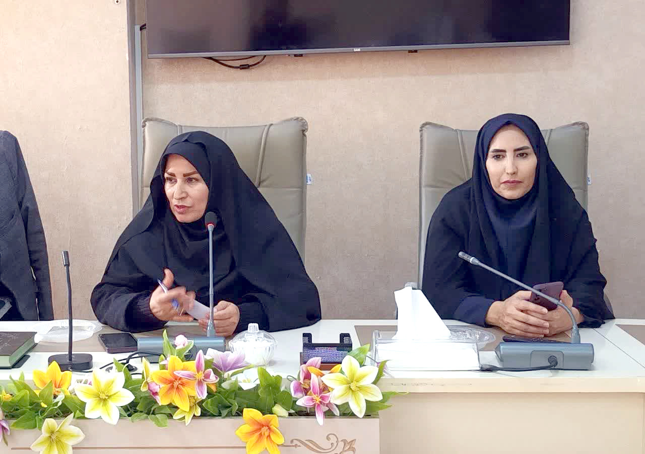 برگزاری محفل شعر «فجر انقلاب» در لرستان / حمایت از چاپ آثار شاعران اولویت انجمن شعر آیینی