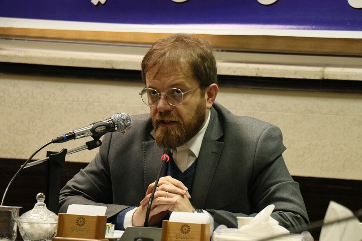 کتاب باید از حصار کتابخانه‌ها به متن جامعه انتقال پیدا کند