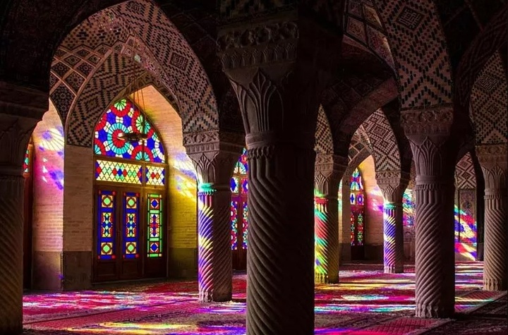 یافتن تجلی «اندیشه‌ نور» در کالبد معماریِ ایران