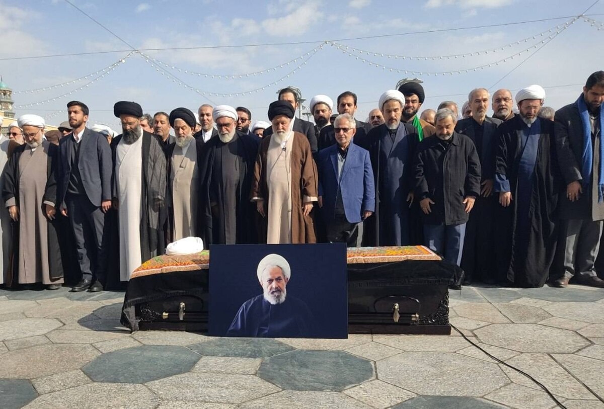 پیکر آیت‌الله عبدخدایی در حرم مطهر رضوی آرام گرفت