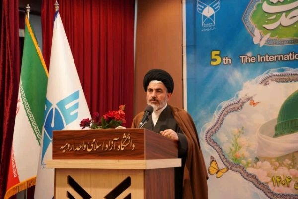 جوانی و مهدویت، محورهای وحدت در جهان اسلام است