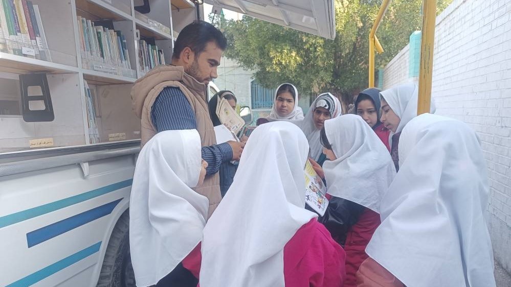 هدهدسفید کارون رهسپار روستاهای کم‌برخوردار خوزستان شد