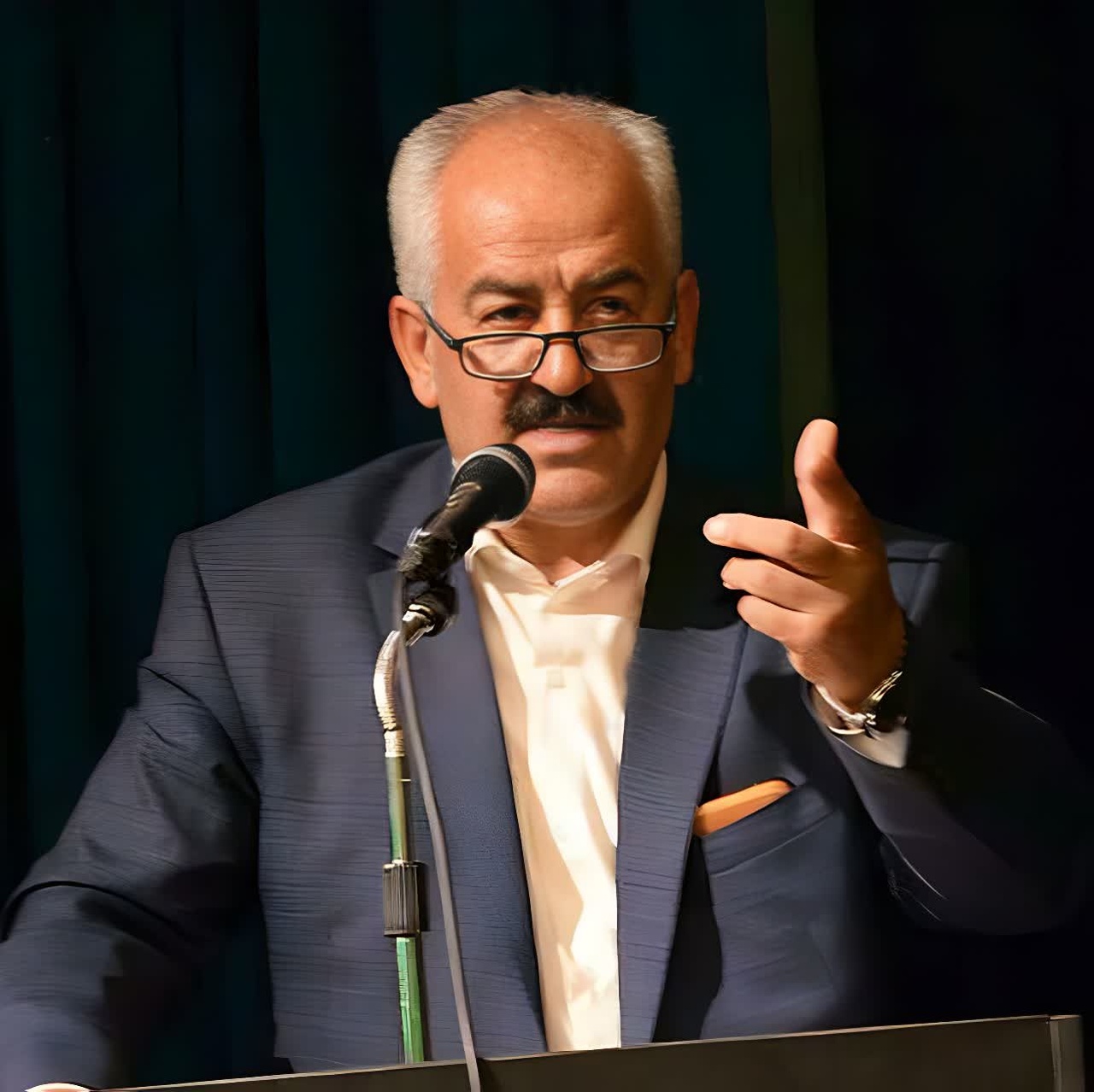 نوسروده‌های «شوریده لرستانی» در پیشخان کتاب‌فروشی‌ها