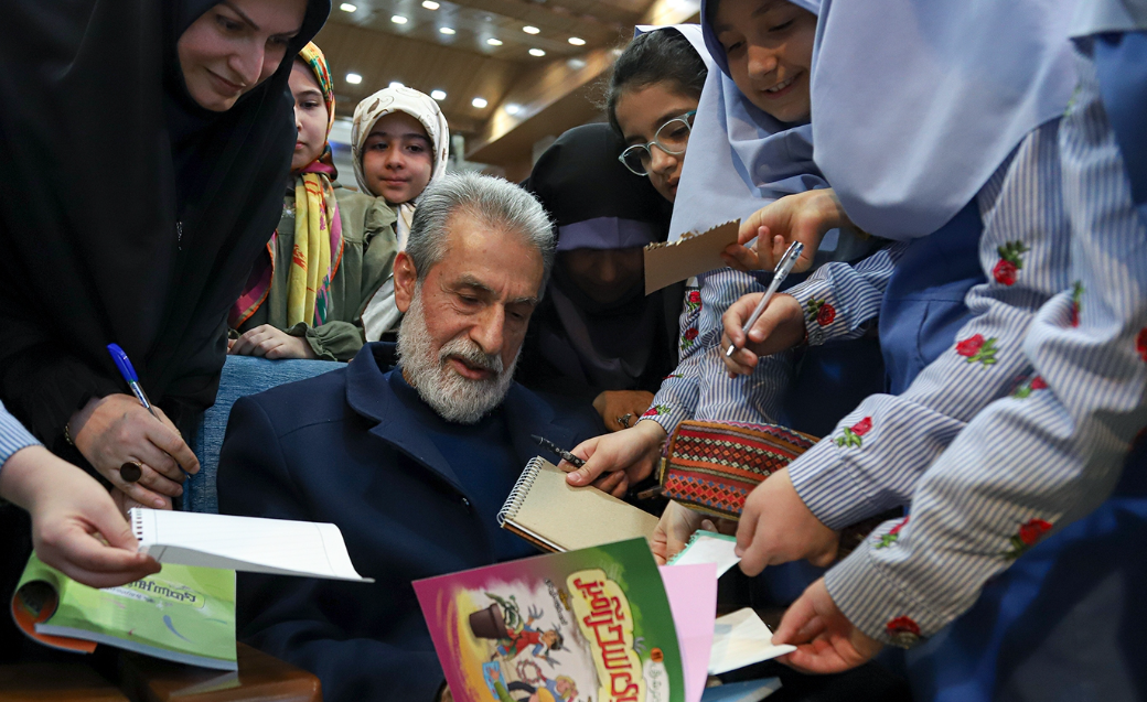 مجموعه ۱۵ جلدی «شهرزاد، دختر شرقی» رونمایی شد