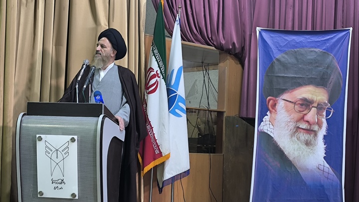 آسمان و زمین در شعر آیینی به هم پیوند می‌خورند