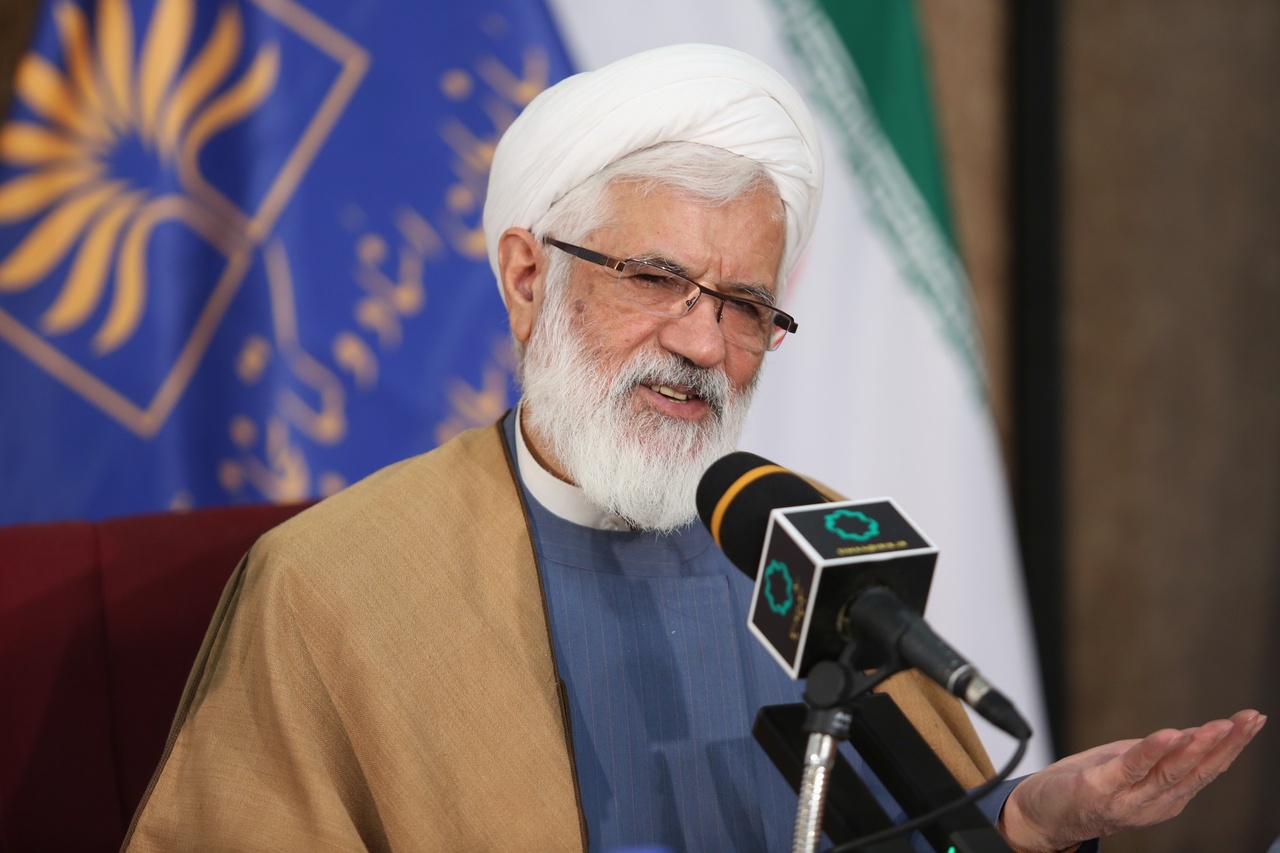 حکیمی نسبت به سرنوشت انسان‌های جهان دغدغه داشت