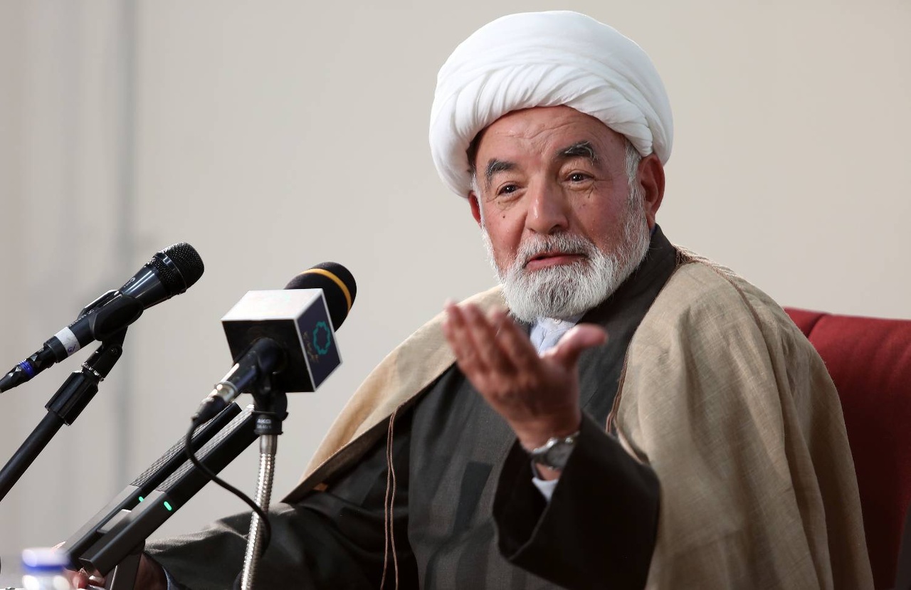 حکیمی نسبت به سرنوشت انسانهای جهان دغدغه داشت