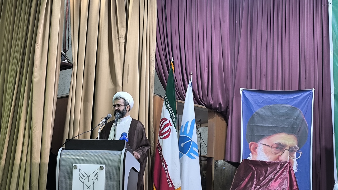 آسمان و زمین در شعر آیینی به هم پیوند میخورند