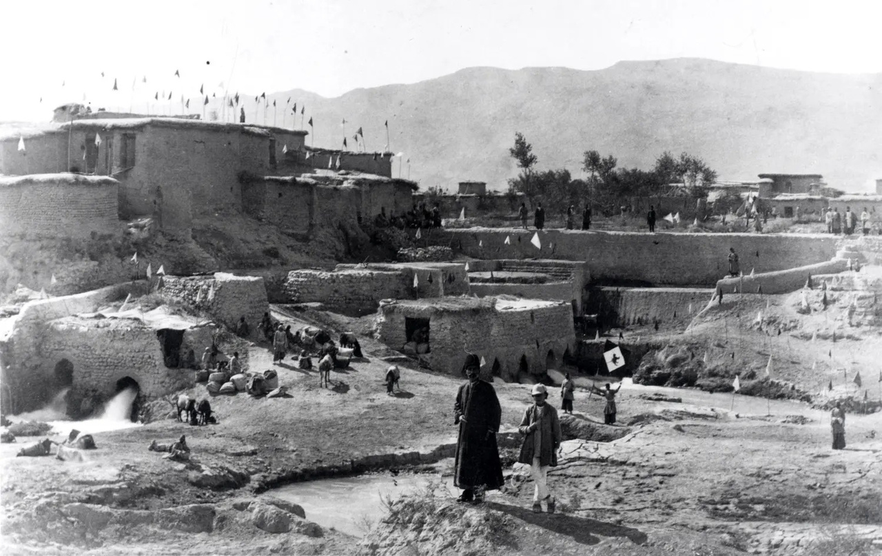 ستون فقرات ایران عصر قاجار