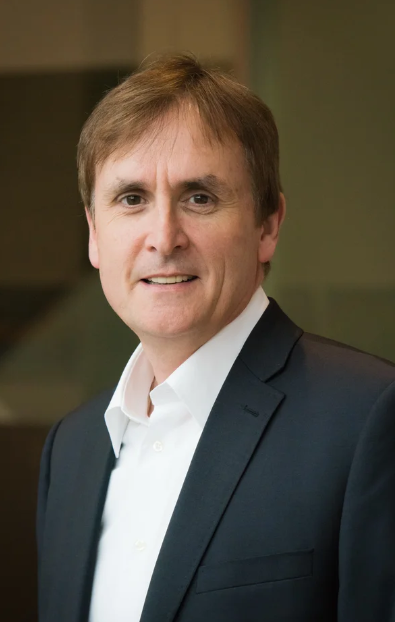 جامعه نمرده، دچار دگردیسی شده