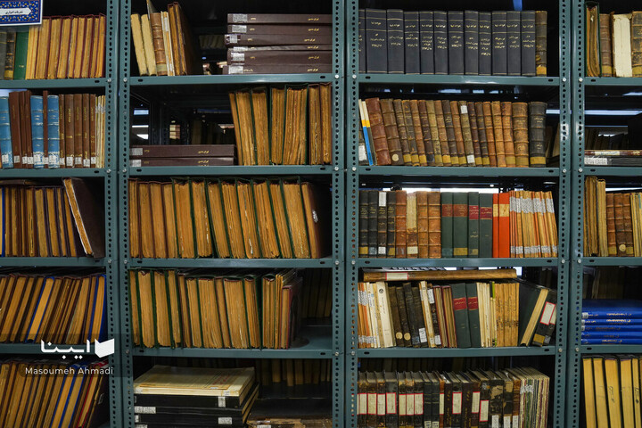 کتابخانه دانشکده ادبیات و علوم انسانی دانشگاه تهران