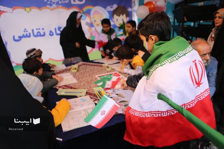 غرفه فرهنگی خانه کتاب و ادبیات در راهپیمایی ۲۲ بهمن