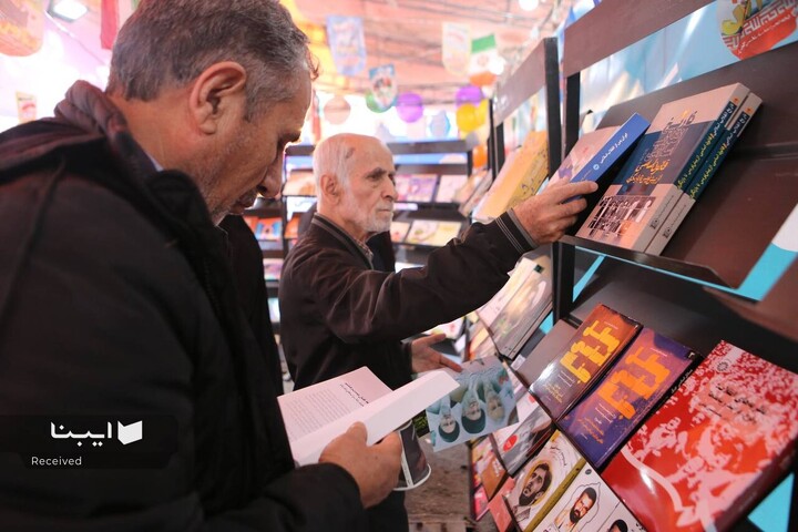 غرفه فرهنگی خانه کتاب و ادبیات در راهپیمایی ۲۲ بهمن