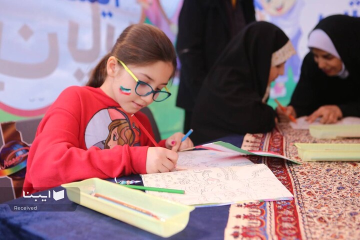 غرفه فرهنگی خانه کتاب و ادبیات در راهپیمایی ۲۲ بهمن