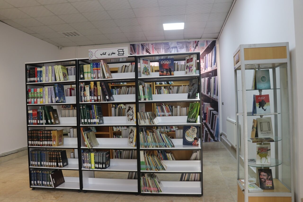 پیشخان کتابخانه عمومی «حضرت مهدی موعود (عج)» افتتاح شد