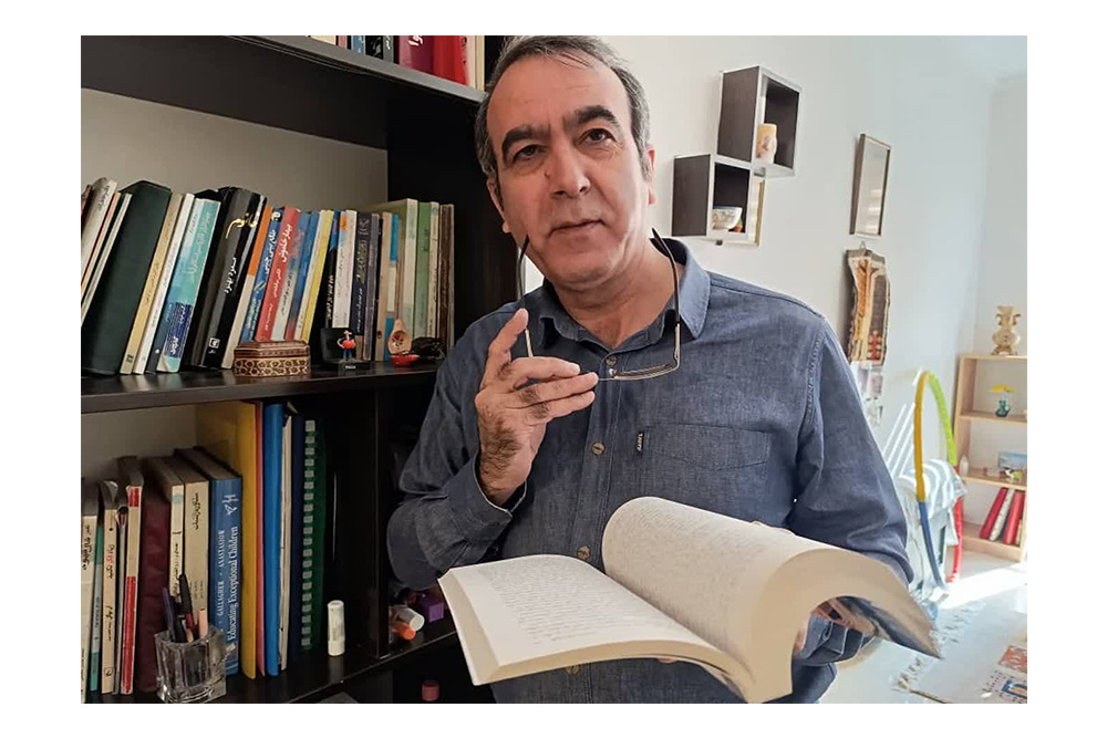 جامعه نمرده، دچار دگردیسی شده