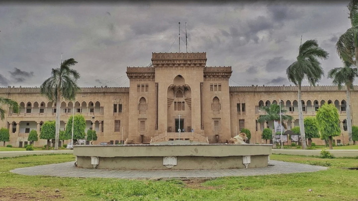 ادبیات؛ حافظه پنهان جامعه