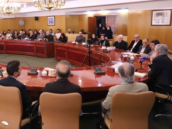 خاقانی، کوهی بلند با جویبارهای شاعرانه است