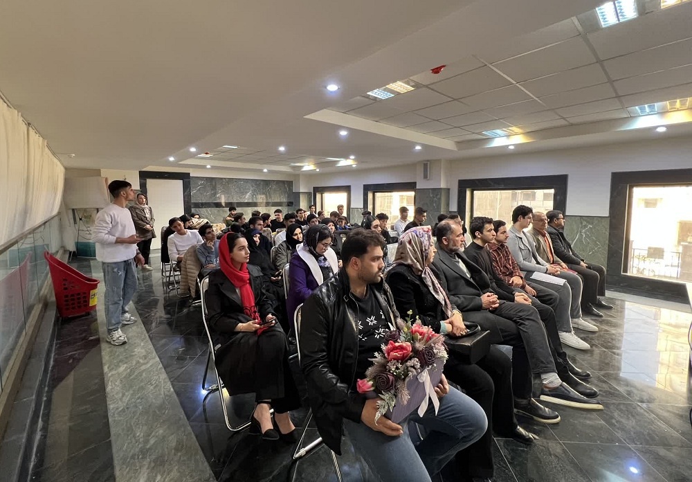 رونمایی از کتابی که خلاقیت را جایگزین سختافزار میکند/ مهمان ویژه امروز نمایشگاه کیست؟