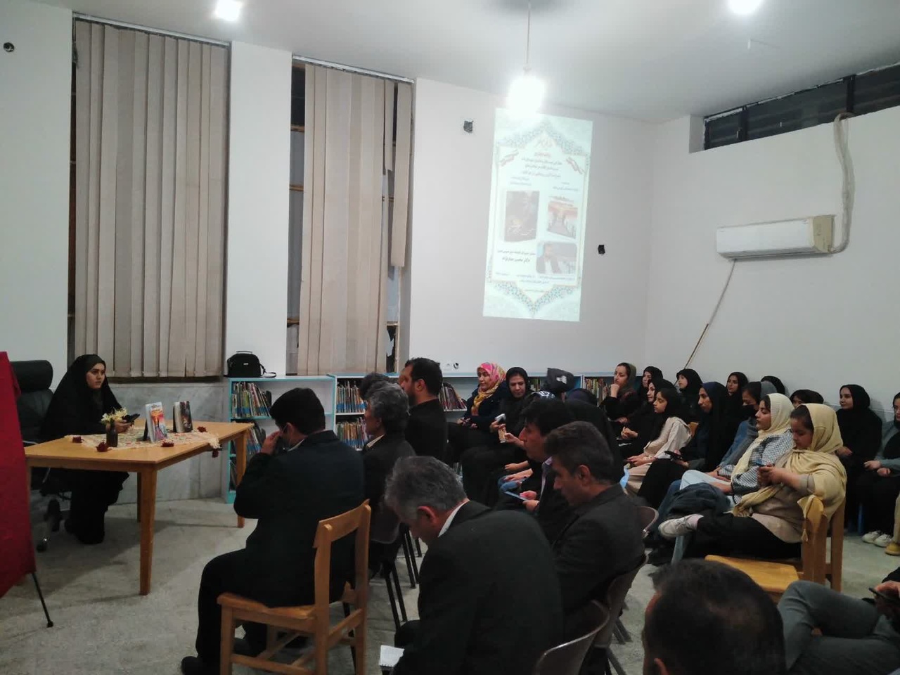 رمانها آینده فرهنگی جامعه را میسازند