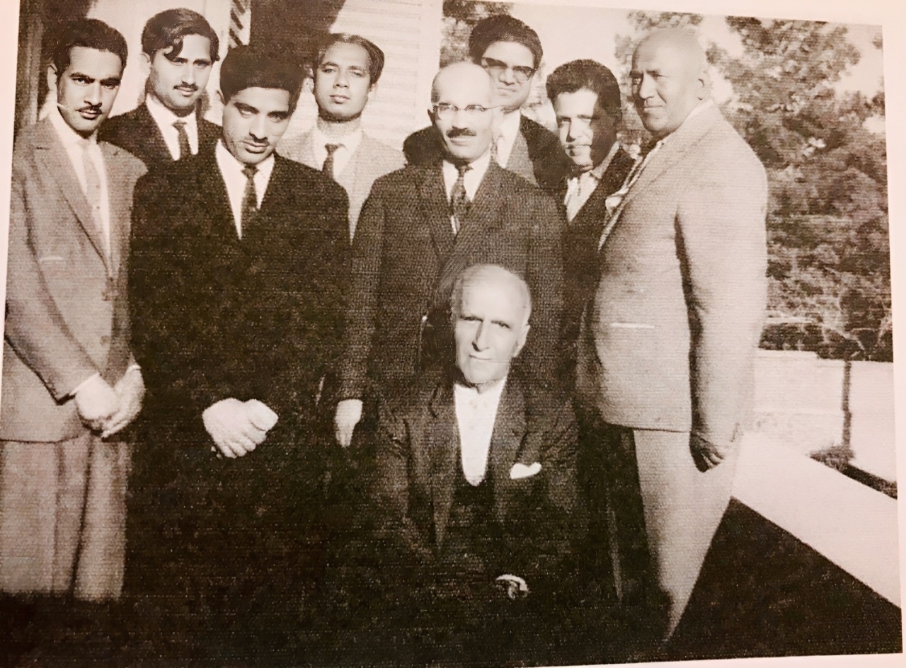 دلبستگی به گنجنامه پارسی و تاریخ ادبیات ایران