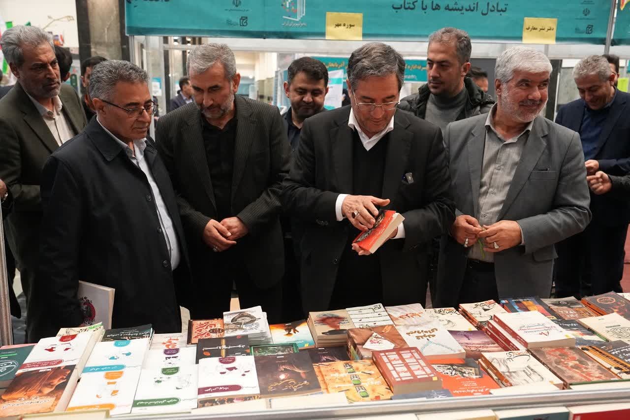 نمایشگاه کتاب ارومیه میزبان کارگاههای قصهگویی/ قصهسازی برای کودکان ضروری است