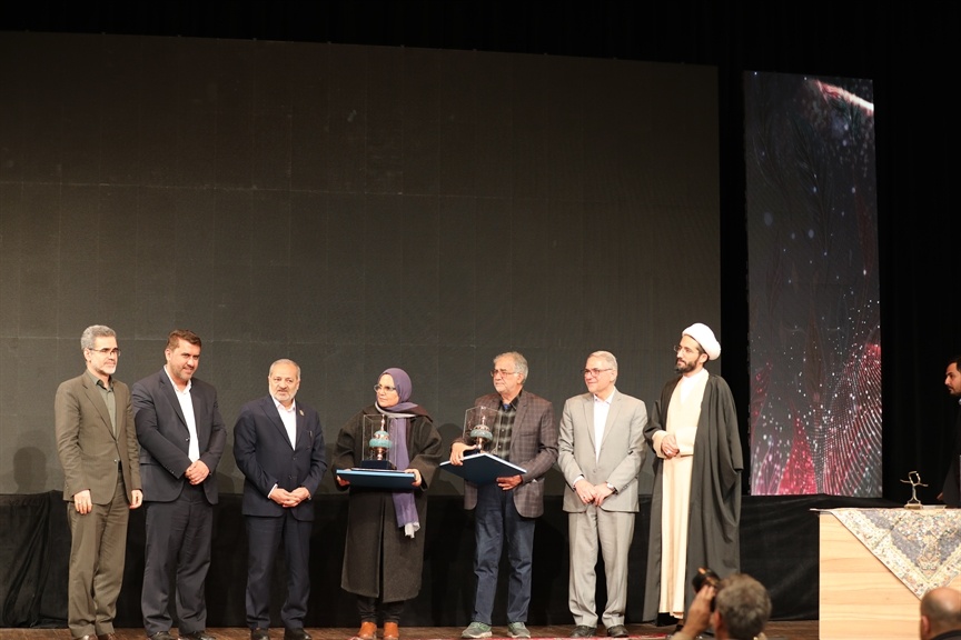 اهدای «نشان افتخار رشد» به ۳ نویسنده برتر در آیین اختتامیه جشنواره ملی کتاب رشد