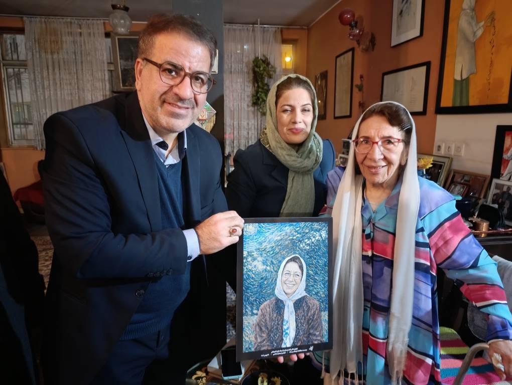 منزل «غزل تاجبخش»؛ «خانه شعر ایران» است/ جایگاه ریشهدار انجمنهای ادبی لرستان