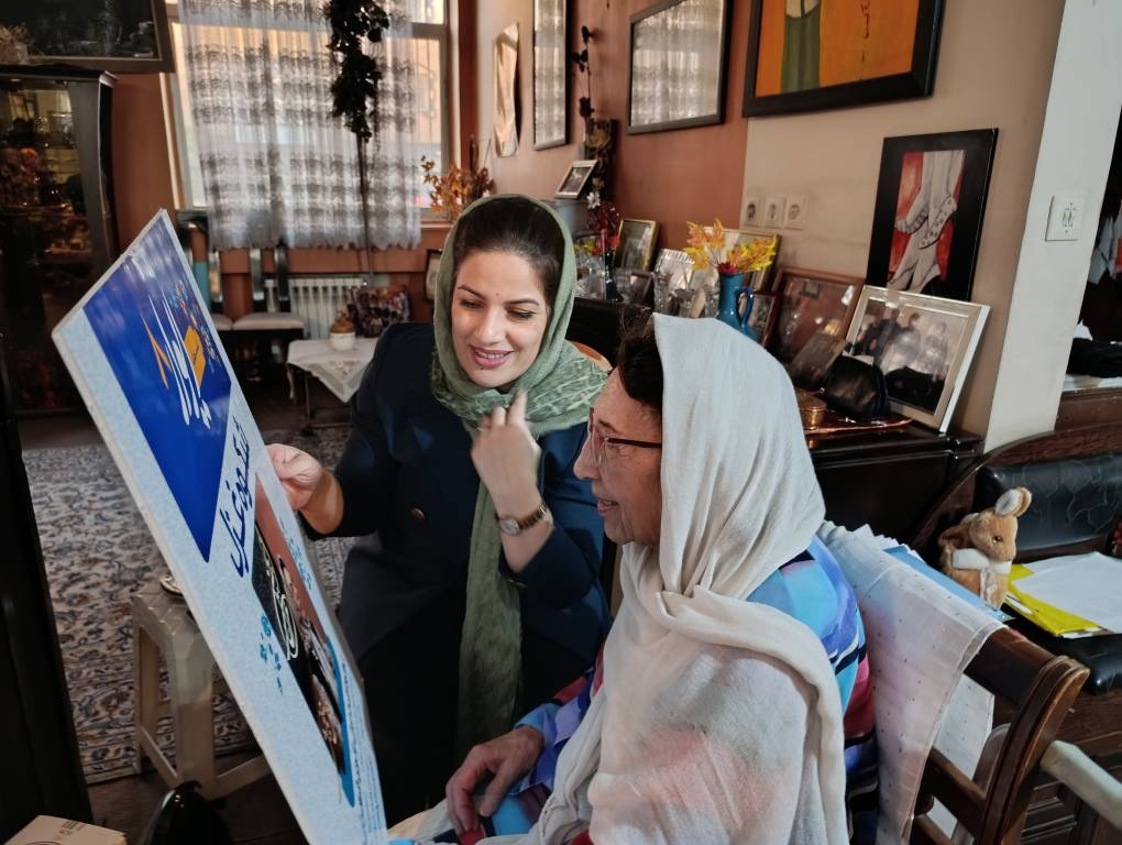 منزل «غزل تاجبخش»؛ «خانه شعر ایران» است/ جایگاه ریشهدار انجمنهای ادبی لرستان