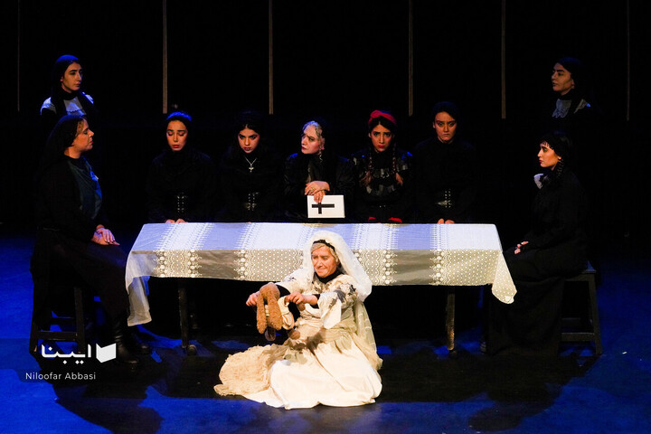 نمایش خانه برناردا آلبا