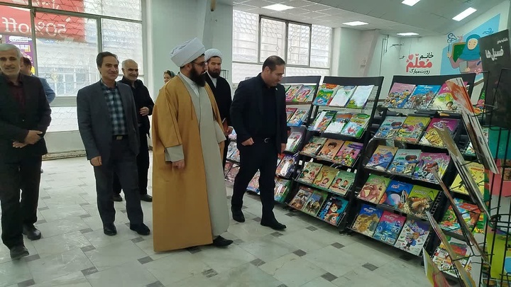 نمایشگاه کتاب در فامنین افتتاح شد