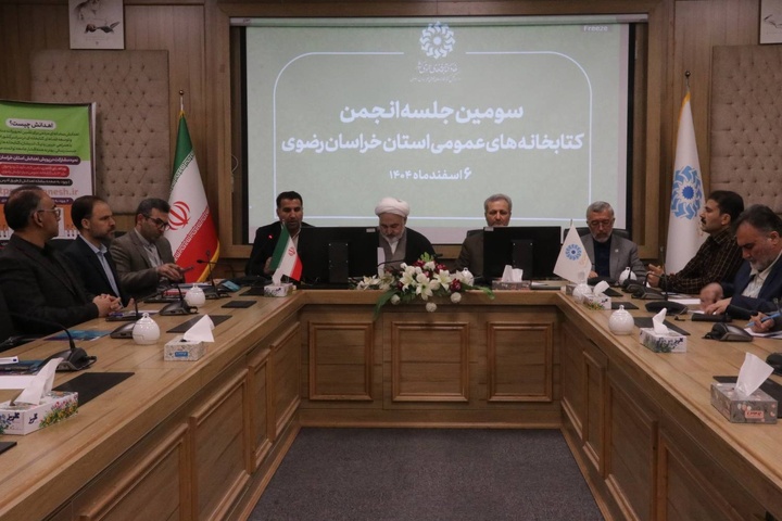 فضای مجازی با وجود کارکردهای متنوع، نمی‌تواند جایگزین کتاب شود