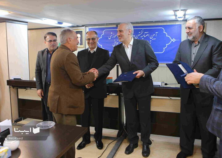 آیین اختتامیه نخستین دوره پژوهشی آموزشی تربیت مربیان نقالی و شاهنامه خوانی