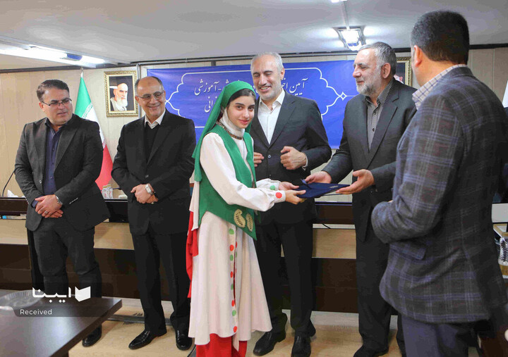 آیین اختتامیه نخستین دوره پژوهشی آموزشی تربیت مربیان نقالی و شاهنامه خوانی